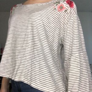 hollister flower crop top